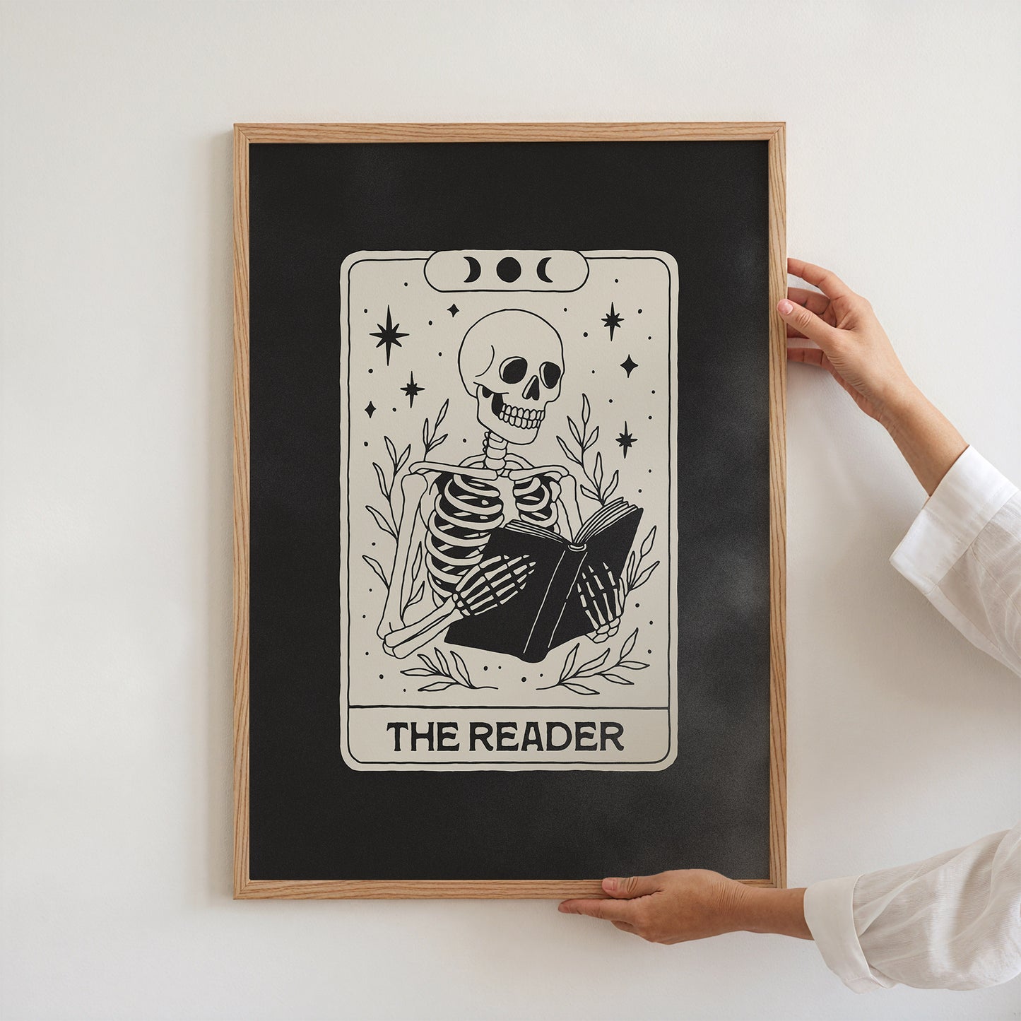Skeleton Reader Tarot Card