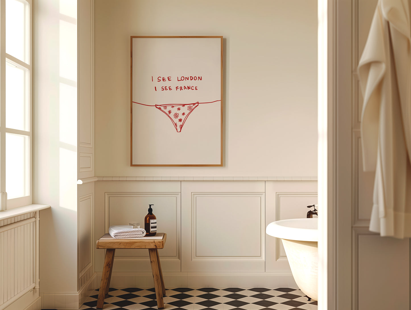 Red I See London I See France Bathroom Print