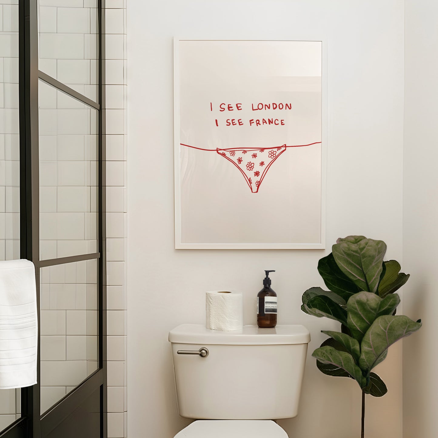 Red I See London I See France Bathroom Print